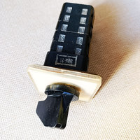Кулачковый кулачковый переключатель ПКУ3-12Ф5002 У3 (10А, 500В, Рукоятка «клювик»)